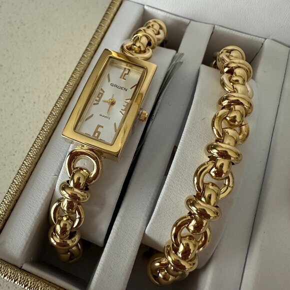 Share Vintage NOS Gruen Gold-Tone Watch, Earrings, & Bracelet Gift Set. Never wo - Picture 2 of 16